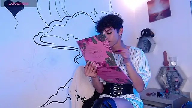 Snapshot of Trinity_Knox chatting on 11, 11, 2025 Trinity Knox online show from 11, 11, 2025