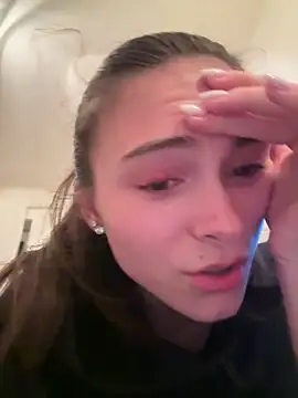 SophiiaStarr online show from 15, 4, 2026