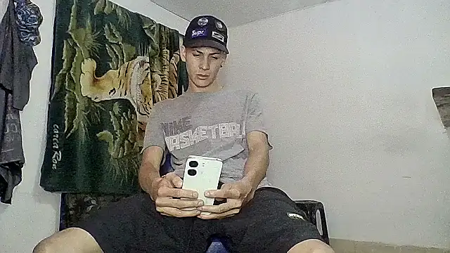 Snapshot of sam_hottt chatting on 24, 9, 2025 sam hottt online show from 24, 9, 2025