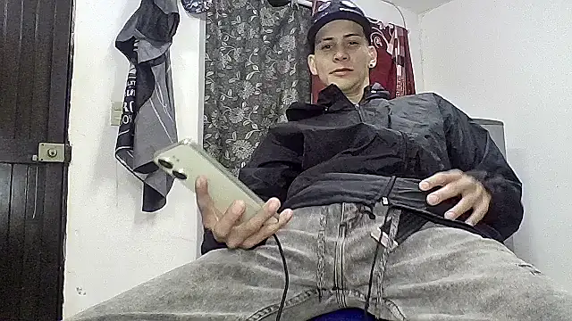 Snapshot of sam_hottt chatting on 27, 9, 2025 sam hottt online show from 27, 9, 2025