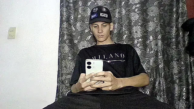 Snapshot of sam_hottt chatting on 30, 9, 2025 sam hottt online show from 30, 9, 2025