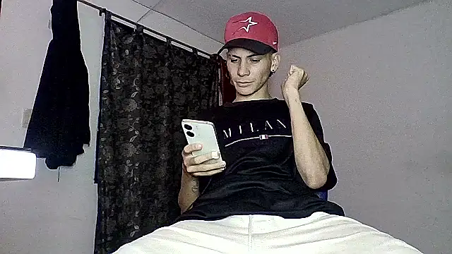 Snapshot of sam_hottt chatting on 1, 10, 2025 sam hottt online show from 1, 10, 2025