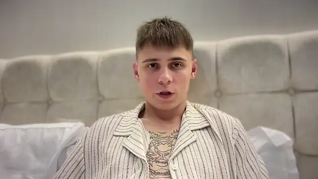 Snapshot of Tyler_Garner chatting on 10, 9, 2025 Tyler Garner online show from 10, 9, 2025