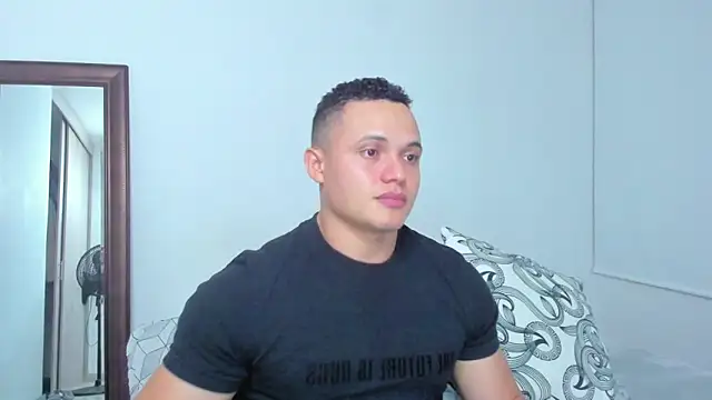 KingLevi01 online show from 15, 4, 2026