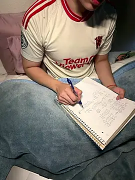 Snapshot of Pikachu19yo chatting on 11, 1, 2026 Pikachu19yo online show from 11, 1, 2026