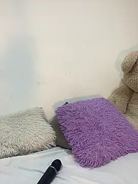 Charlottediolet online show from 12, 4, 2026