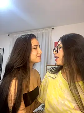 Sweet and Rous0 online show from 4, 10, 2025