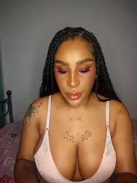 Snapshot of Queen_Amara chatting on 30, 4, 2026 Queen Amara online show from 30, 4, 2026