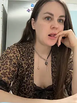 Snapshot of Risky-Flower chatting on 6, 5, 2026 Risky-Flower online show from 6, 5, 2026
