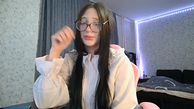 KeicyKlark online show from 12, 9, 2025