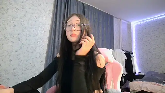 KeicyKlark online show from 18, 9, 2025