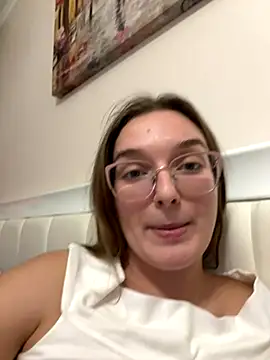 Bellatrisssaa online show from 3, 12, 2025