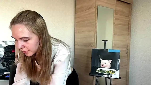 Myrira Light online show from 11, 9, 2025