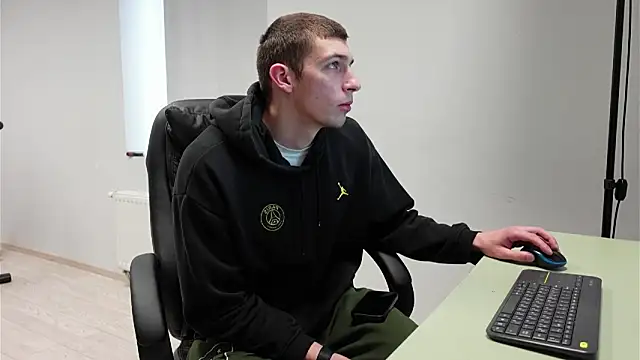 Ryan Dozer online show from 17, 4, 2026