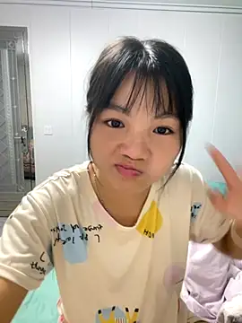 Emlyly-18 online show from 18, 10, 2025