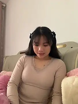 Emlyly-18 online show from 17, 11, 2025