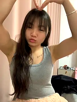 Emlyly-18 online show from 2, 12, 2025