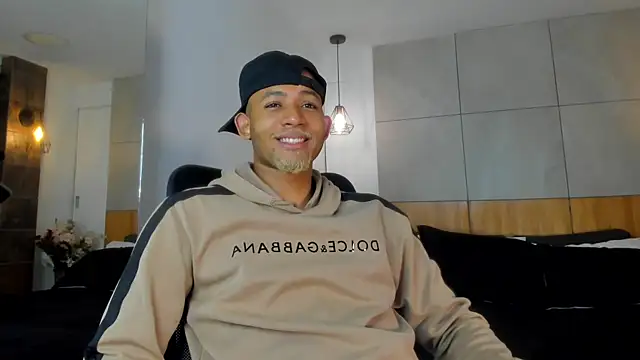 Snapshot of B_Wild chatting on 4, 6, 2026 B Wild online show from 4, 6, 2026