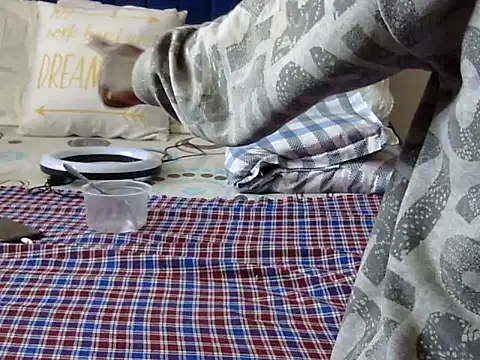 Playroom queen online show from 17, 10, 2025