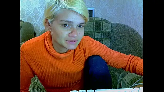 Snapshot of SaraSnow_ chatting on 25, 11, 2025 SaraSnow online show from 25, 11, 2025