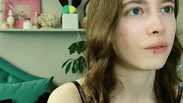 Snapshot of Yoka_paradoXXX chatting on 18, 5, 2026 Yoka paradoXXX online show from 18, 5, 2026