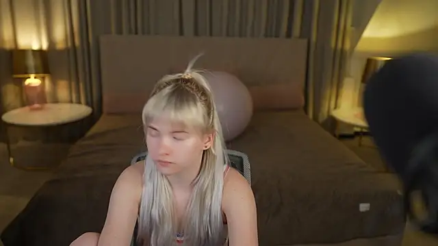 Ava kiss054 online show from 17, 4, 2026