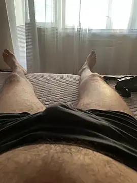 Snapshot of Klark_ chatting on 8, 9, 2025 Klark online show from 8, 9, 2025