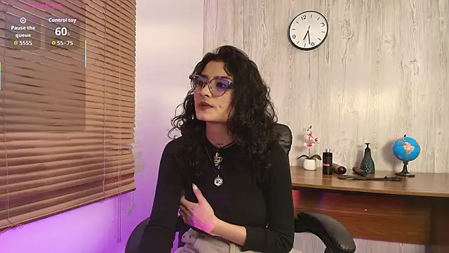 Snapshot of LilyRouset chatting on 10, 9, 2025 LilyRouset online show from 10, 9, 2025