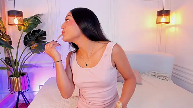 Dafne Hillss online show from 22, 10, 2025