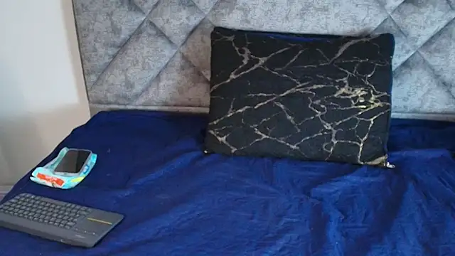 Shantey Laurent online show from 21, 10, 2025