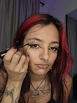 carolinerue online show from 4, 4, 2026