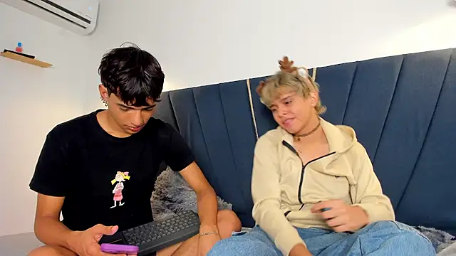 maicol cum23 online show from 25, 11, 2025