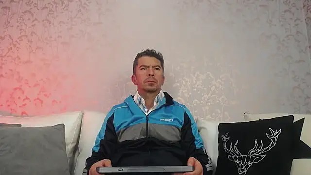 JuanKarloz  online show from 18, 9, 2025