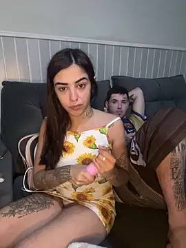 Bbzinha 18 online show from 4, 11, 2025