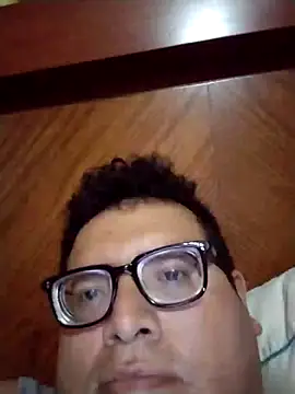 Snapshot of Santiagoqro85 chatting on 4, 10, 2025 Santiagoqro85 online show from 4, 10, 2025