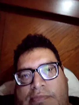 Snapshot of Santiagoqro85 chatting on 8, 10, 2025 Santiagoqro85 online show from 8, 10, 2025