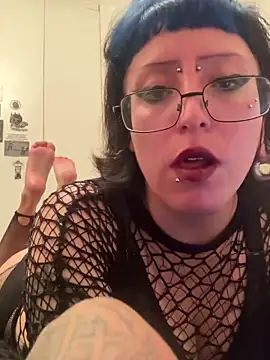 kinkydolly666 online show from 9, 9, 2025