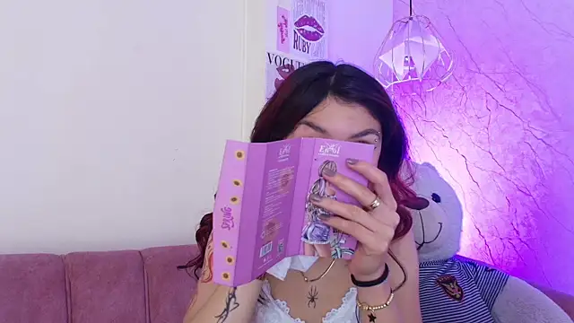 april bennett online show from 18, 10, 2025