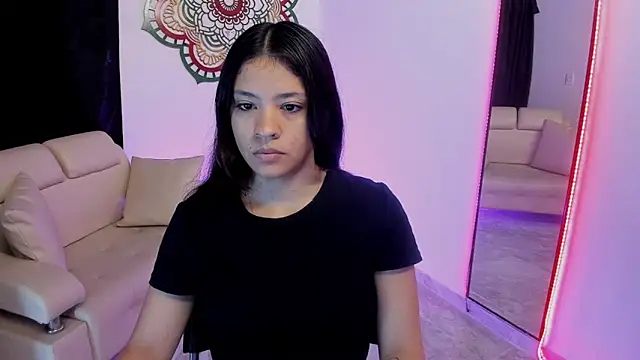 Candy fox 19 online show from 6, 3, 2026