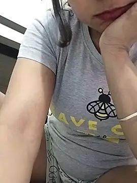 Hot-Pooja25 online show from 9, 4, 2026