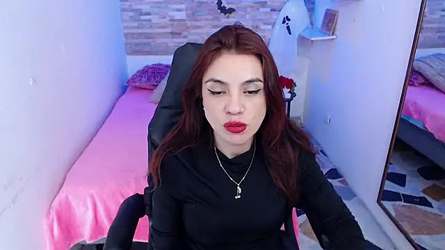 KendallWood  online show from 21, 10, 2025