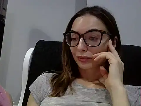 Snapshot of Fayrine chatting on 18, 5, 2026 Fayrine online show from 18, 5, 2026