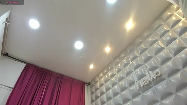 Elara Lee online show from 27, 9, 2025