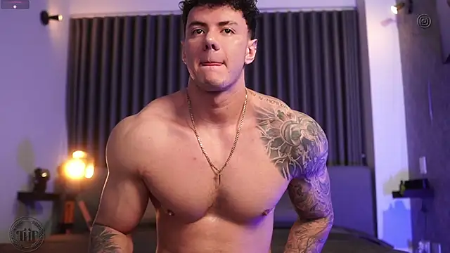 Snapshot of Thomas_Falcon chatting on 15, 10, 2025 Thomas Falcon online show from 15, 10, 2025