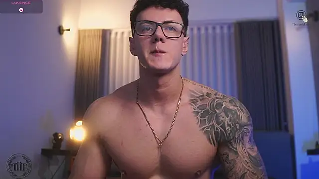 Snapshot of Thomas_Falcon chatting on 26, 10, 2025 Thomas Falcon online show from 26, 10, 2025