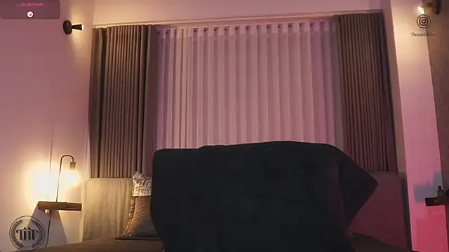 Snapshot of Thomas_Falcon chatting on 4, 11, 2025 Thomas Falcon online show from 4, 11, 2025