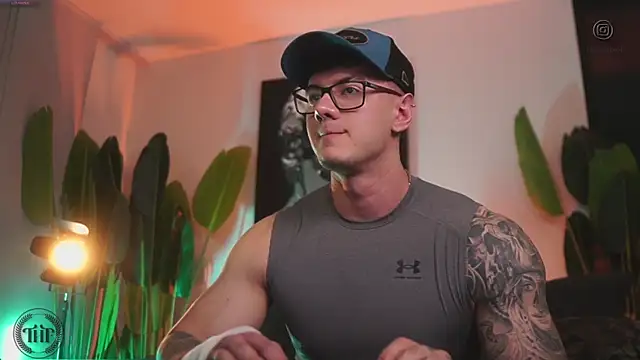 Snapshot of Thomas_Falcon chatting on 23, 11, 2025 Thomas Falcon online show from 23, 11, 2025