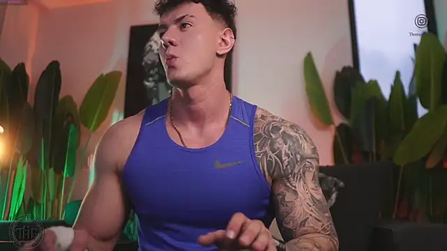 Snapshot of Thomas_Falcon chatting on 23, 11, 2025 Thomas Falcon online show from 23, 11, 2025