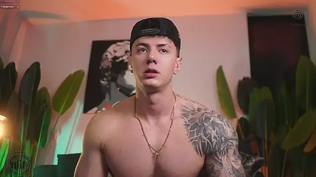 Snapshot of Thomas_Falcon chatting on 27, 11, 2025 Thomas Falcon online show from 27, 11, 2025