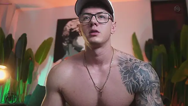 Snapshot of Thomas_Falcon chatting on 29, 11, 2025 Thomas Falcon online show from 29, 11, 2025